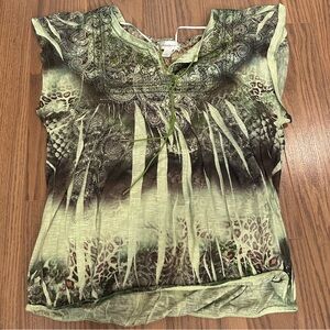 Patterned women’s top